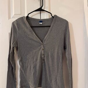 Old Navy Gray Long Sleeve V-Neck Top